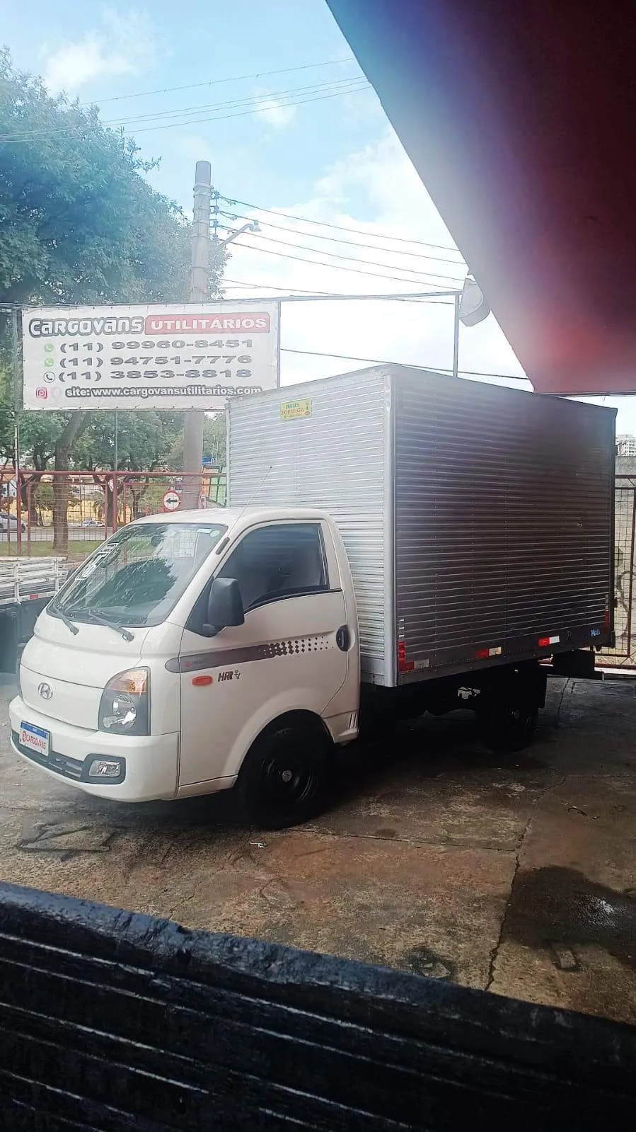 Hyundai HR 2.5 BAU 3,00X 2,20X 1,80 2.5 Diesel Manual